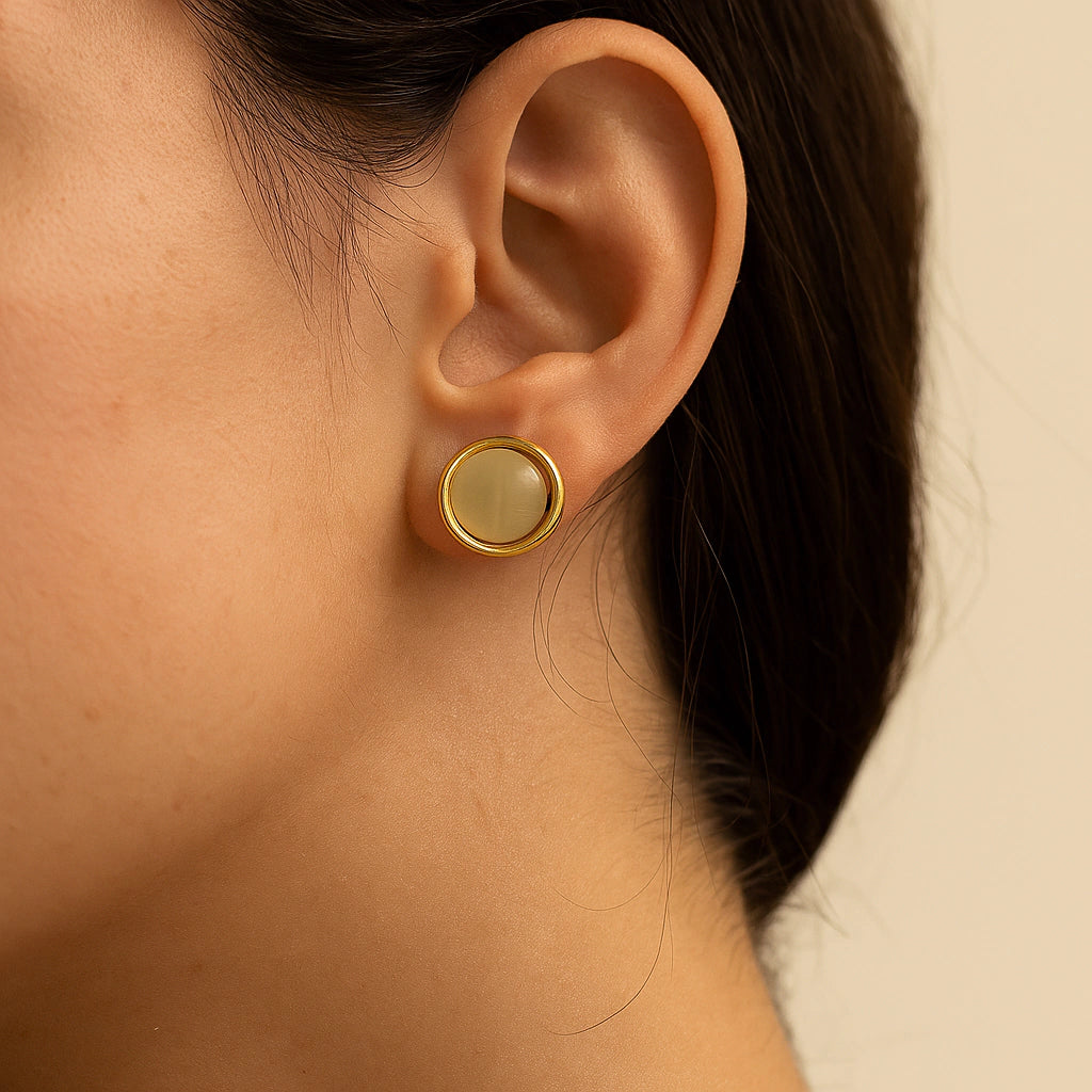 Brinco Redondo com Pedra Translúcida